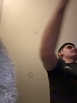 Snapshot of Valentino_ceratti chatting on 12/16/25, 12:04 Valentino ceratti online show from 12/16/25, 12:04