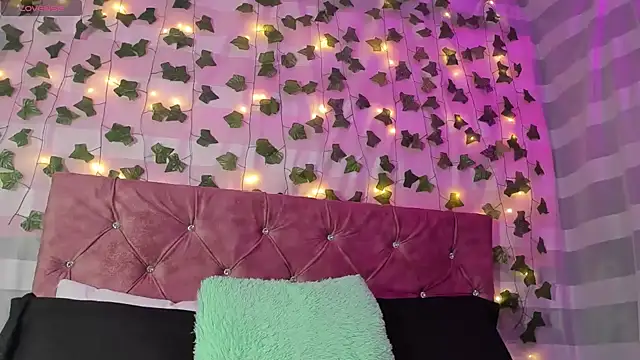 Ayla-marttinez online show from 06/11/26, 12:43