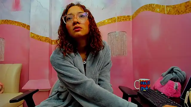 Snapshot of Jadde_Greyy_ chatting on 04/15/26, 12:01 Jadde Greyy online show from 04/15/26, 12:01