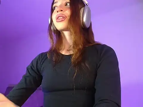 Snapshot of alina_lee chatting on 01/17/26, 02:49 alina lee online show from 01/17/26, 02:49