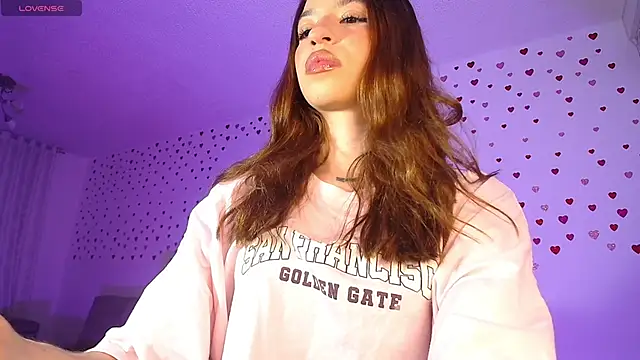 Snapshot of alina_lee chatting on 02/25/26, 02:10 alina lee online show from 02/25/26, 02:10