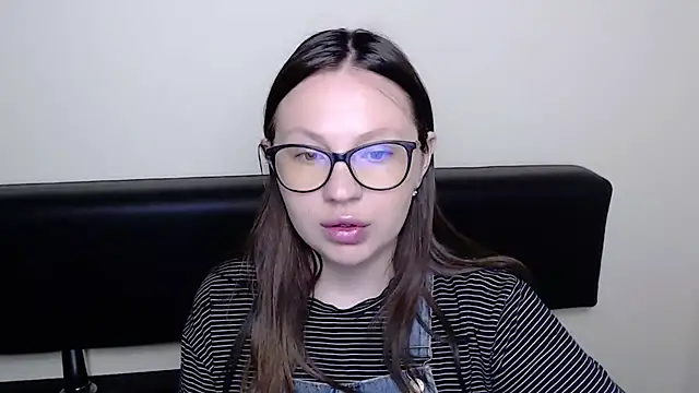 Snapshot of LiliaErmi chatting on 05/25/26, 06:08 LiliaErmi online show from 05/25/26, 06:08