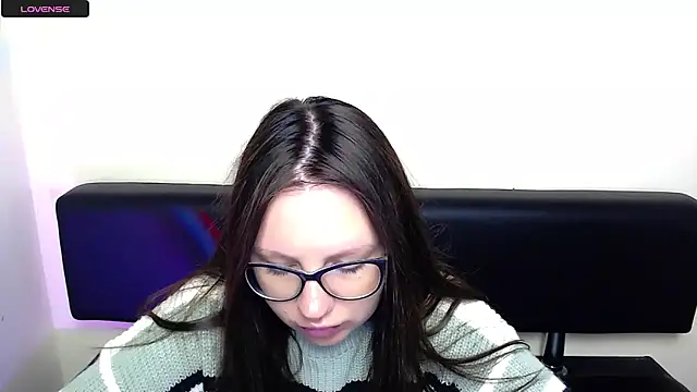 Snapshot of LiliaErmi chatting on 06/02/26, 06:59 LiliaErmi online show from 06/02/26, 06:59
