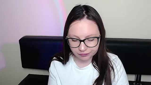 Snapshot of LiliaErmi chatting on 06/03/26, 06:49 LiliaErmi online show from 06/03/26, 06:49