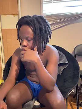 YourLittleBoyfriend online show from 12/13/25, 07:53