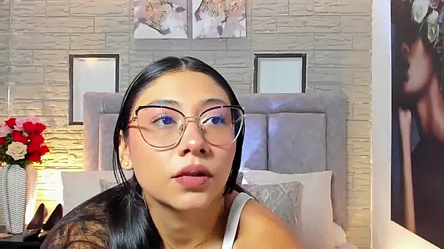 Snapshot of LanaRouse chatting on 02/19/26, 09:55 LanaRouse online show from 02/19/26, 09:55