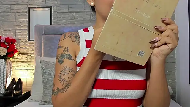 Snapshot of LanaRouse chatting on 02/23/26, 11:02 LanaRouse online show from 02/23/26, 11:02