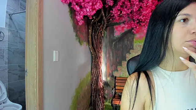 Snapshot of marahanson_ chatting on 12/17/25, 12:00 marahanson online show from 12/17/25, 12:00