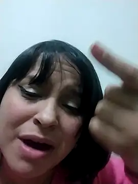 Snapshot of Bluesky-668 chatting on 12/17/25, 03:23 Bluesky-668 online show from 12/17/25, 03:23