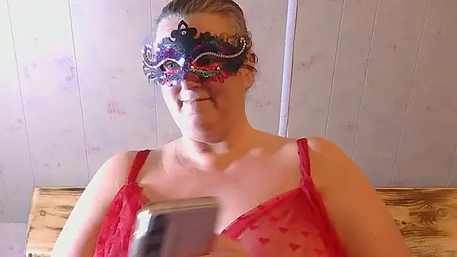 Snapshot of MommaBear5676 chatting on 01/12/26, 07:41 MommaBear5676 online show from 01/12/26, 07:41