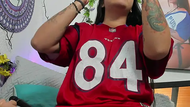 Snapshot of Hanna_moore10 chatting on 02/21/26, 06:53 Hanna moore10 online show from 02/21/26, 06:53