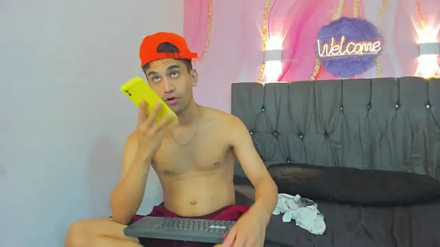 Snapshot of Hot_Boys_69 chatting on 12/14/25, 12:54 Hot Boys 69 online show from 12/14/25, 12:54