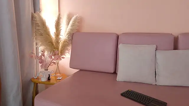 Emmy And Luna online show from 05/30/26, 12:57