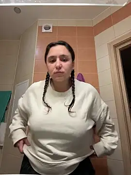 luisa evans online show from 12/15/25, 12:26