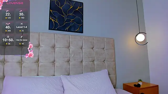 Snapshot of Lilie_petite chatting on 12/13/25, 11:10 Lilie petite online show from 12/13/25, 11:10