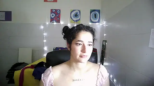 caramel-hotty online show from 12/15/25, 12:48