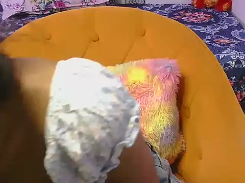 Snapshot of hey-pinky chatting on 05/11/26, 05:35 hey-pinky online show from 05/11/26, 05:35