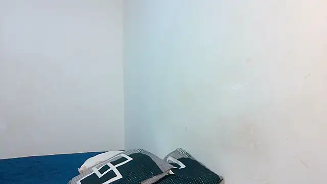 Sthefanyx2 online show from 04/25/26, 01:08
