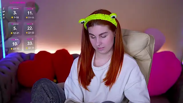 Snapshot of GingerPinky chatting on 02/17/26, 02:13 GingerPinky online show from 02/17/26, 02:13