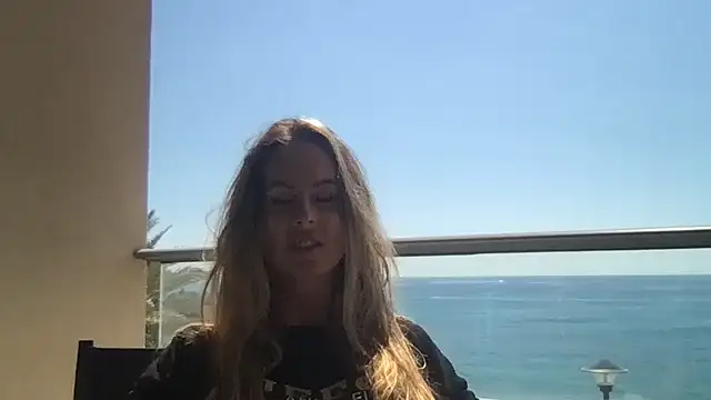 Snapshot of LeMilf chatting on 03/25/26, 12:00 LeMilf online show from 03/25/26, 12:00