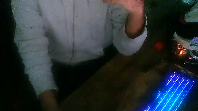 Snapshot of MrUnintentional chatting on 12/22/25, 02:52 MrUnintentional online show from 12/22/25, 02:52