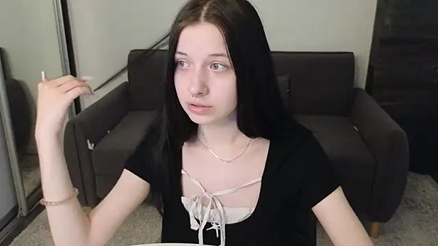 Snapshot of AlicePowells chatting on 05/27/26, 11:07 AlicePowells online show from 05/27/26, 11:07