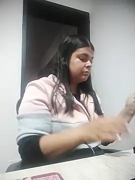 Snapshot of AngeSofia44 chatting on 12/18/25, 01:39 AngeSofia44 online show from 12/18/25, 01:39