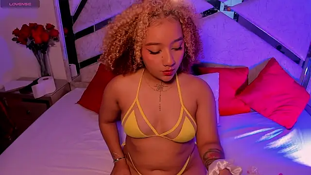 Snapshot of Starlights chatting on 01/17/26, 01:49 Starlights online show from 01/17/26, 01:49