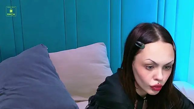 MonicaHoffman online show from 12/17/25, 03:40