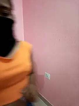 Snapshot of Shivani66 chatting on 12/15/25, 07:23 Shivani66 online show from 12/15/25, 07:23