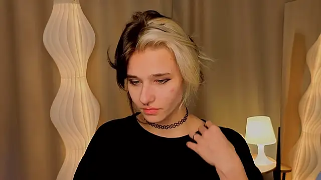 LizNostrand online show from 12/19/25, 06:42