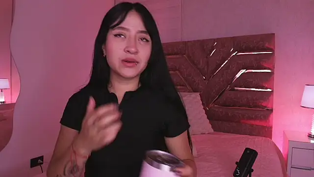 sofia go  online show from 05/11/26, 12:00