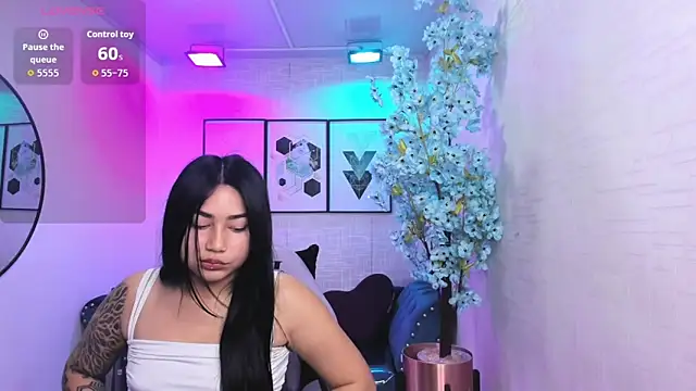 Snapshot of Carolina_cherry chatting on 05/14/26, 12:56 Carolina cherry online show from 05/14/26, 12:56