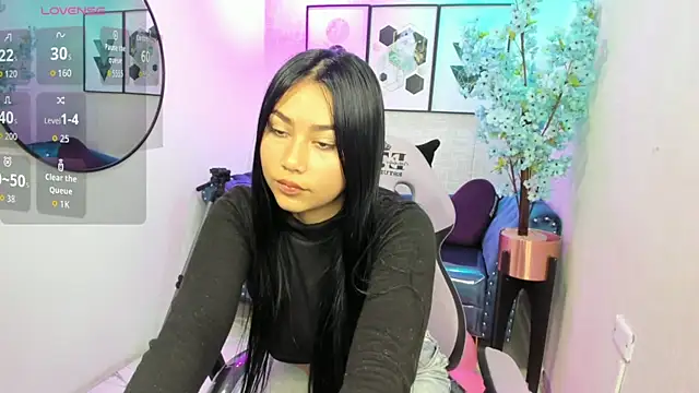 Snapshot of Carolina_cherry chatting on 05/17/26, 12:45 Carolina cherry online show from 05/17/26, 12:45