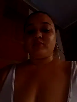 Snapshot of MMia_18 chatting on 03/28/26, 10:42 MMia 18 online show from 03/28/26, 10:42