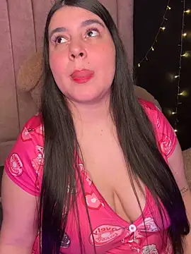 Snapshot of Ivy_19 chatting on 12/18/25, 09:32 Ivy 19 online show from 12/18/25, 09:32