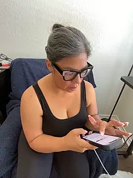 Snapshot of BettyWhispers chatting on 03/15/26, 06:25 BettyWhispers online show from 03/15/26, 06:25