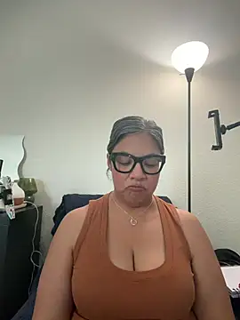 BettyWhispers online show from 05/04/26, 08:49