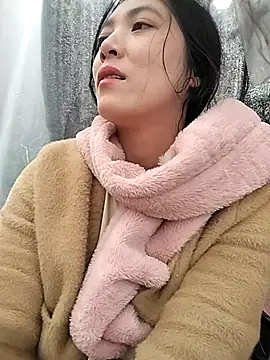 Snapshot of Maylyly_k2 chatting on 12/16/25, 08:08 Maylyly k2 online show from 12/16/25, 08:08