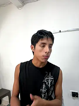 Snapshot of EstivenSallas2 chatting on 12/13/25, 07:53 EstivenSallas2 online show from 12/13/25, 07:53