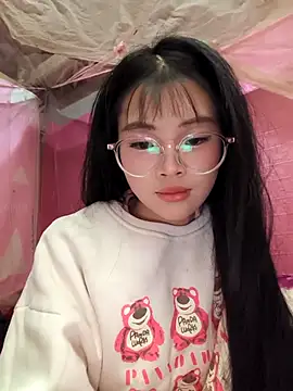 Quieny-x online show from 12/14/25, 01:49