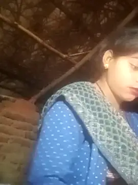 Snapshot of Mohni_sekhavat chatting on 12/15/25, 06:12 Mohni sekhavat online show from 12/15/25, 06:12