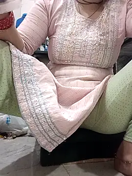 Snapshot of Barbie-Doll7 chatting on 02/12/26, 03:56 Barbie-Doll7 online show from 02/12/26, 03:56