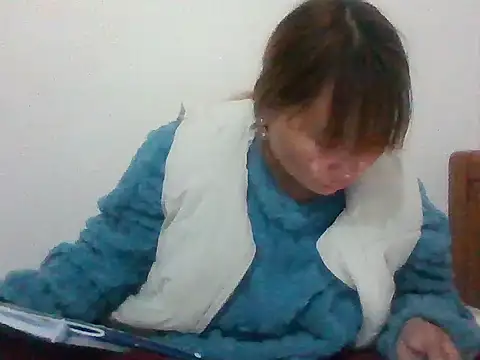 Snapshot of Luckyysex chatting on 12/15/25, 03:27 Luckyysex online show from 12/15/25, 03:27