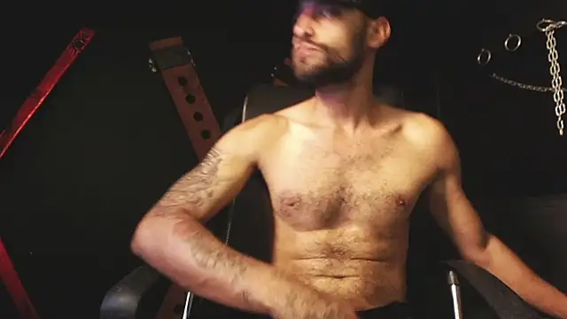 Snapshot of Alex_Flame_ chatting on 12/19/25, 04:36 Alex Flame online show from 12/19/25, 04:36