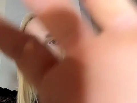 blonde di online show from 12/13/25, 11:54