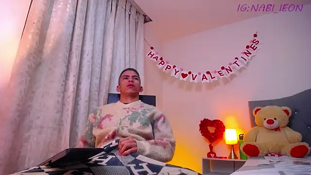 Snapshot of TOMBOYSEXX chatting on 02/15/26, 10:03 TOMBOYSEXX online show from 02/15/26, 10:03