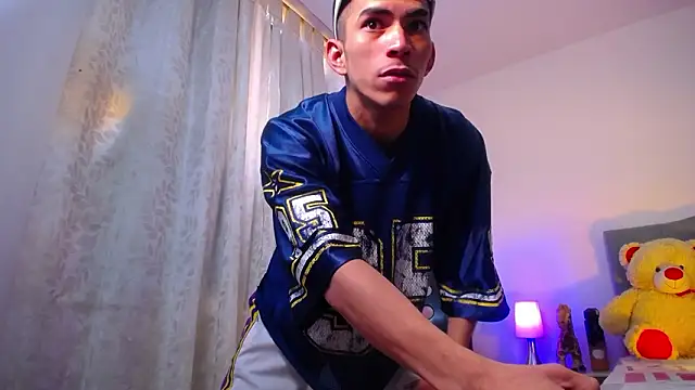 Snapshot of TOMBOYSEXX chatting on 03/06/26, 06:26 TOMBOYSEXX online show from 03/06/26, 06:26