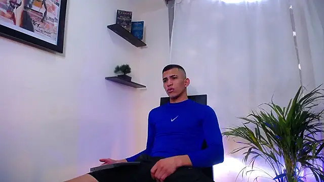 Snapshot of TOMBOYSEXX chatting on 03/10/26, 07:52 TOMBOYSEXX online show from 03/10/26, 07:52