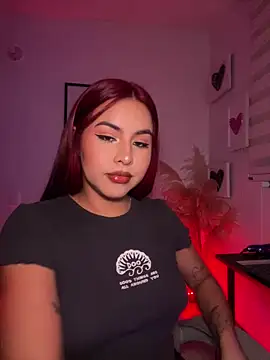 Snapshot of Zarahs_Blare1 chatting on 12/18/25, 02:50 Zarahs Blare1 online show from 12/18/25, 02:50